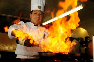 chef-cooking-1383480-638x423